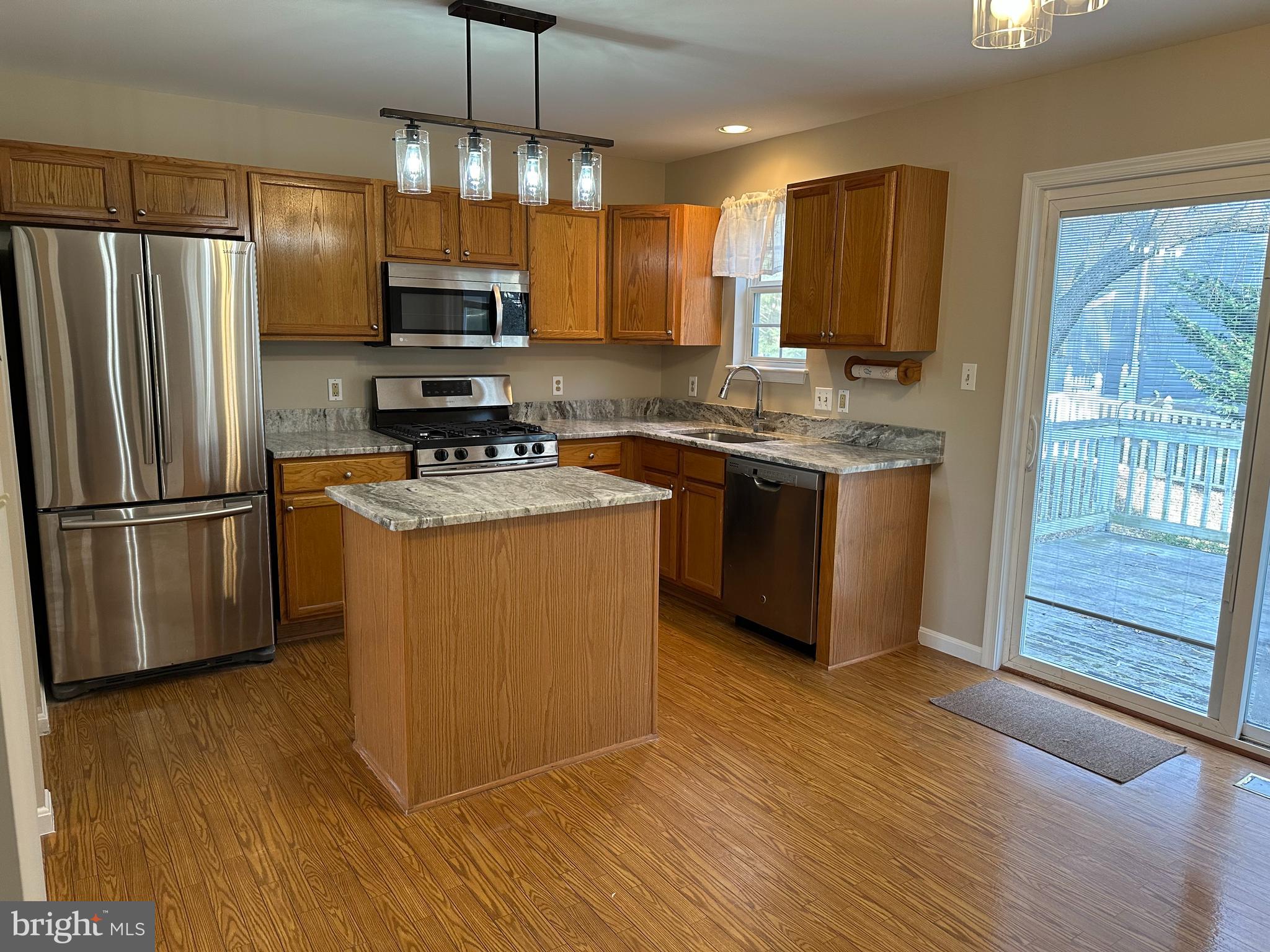 EAGLEVIEW ESTATES - Residential