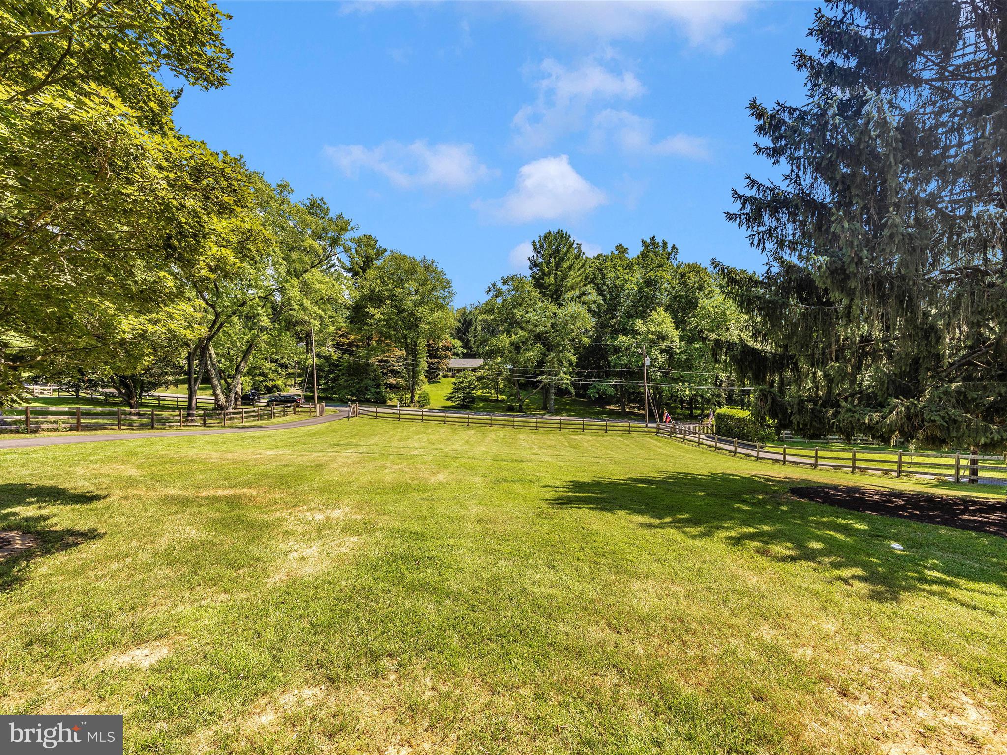 ANCIENT OAK - Residential