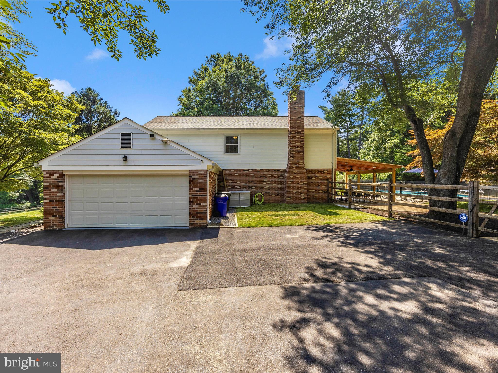 ANCIENT OAK - Residential