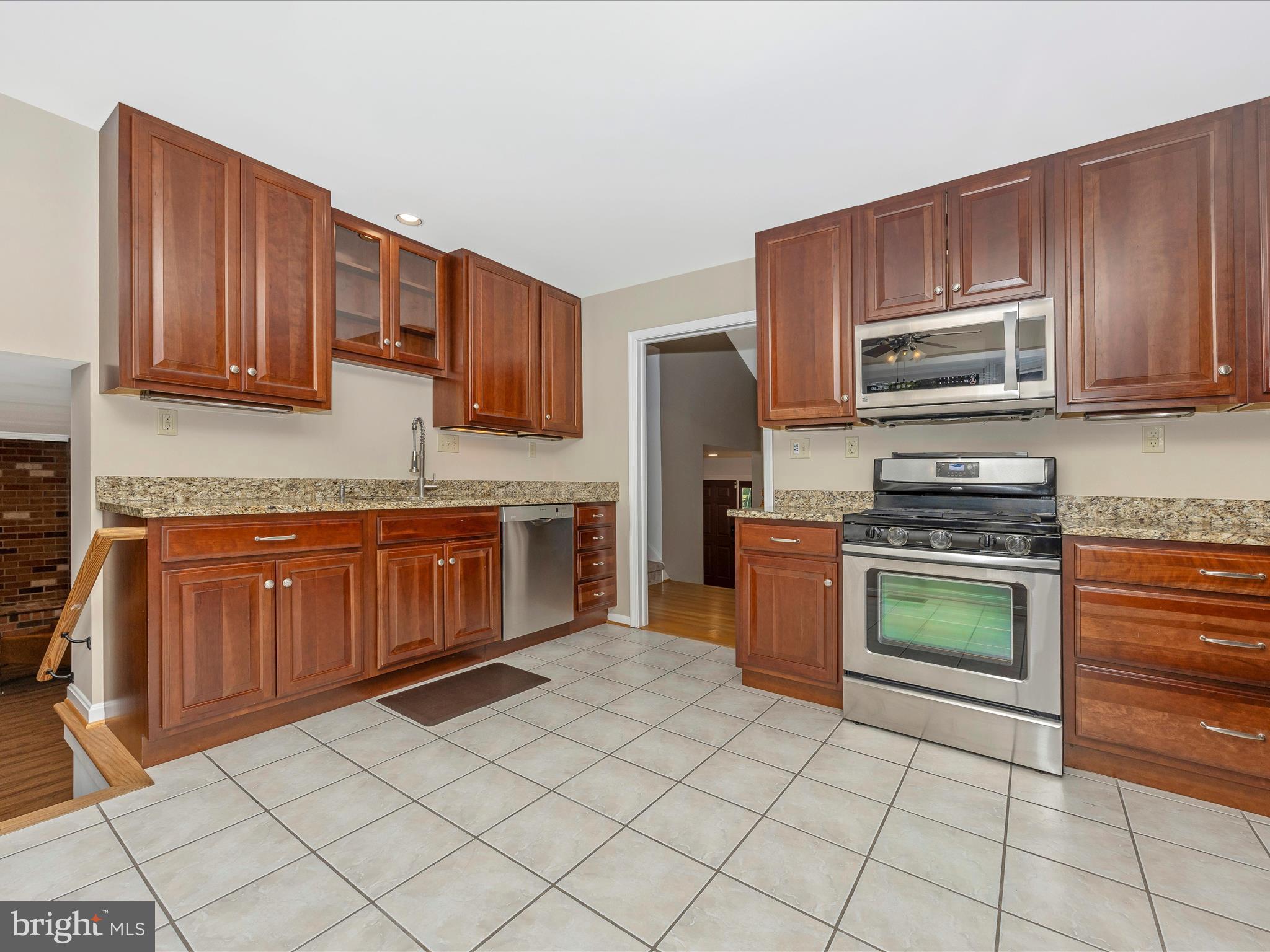 ANCIENT OAK - Residential