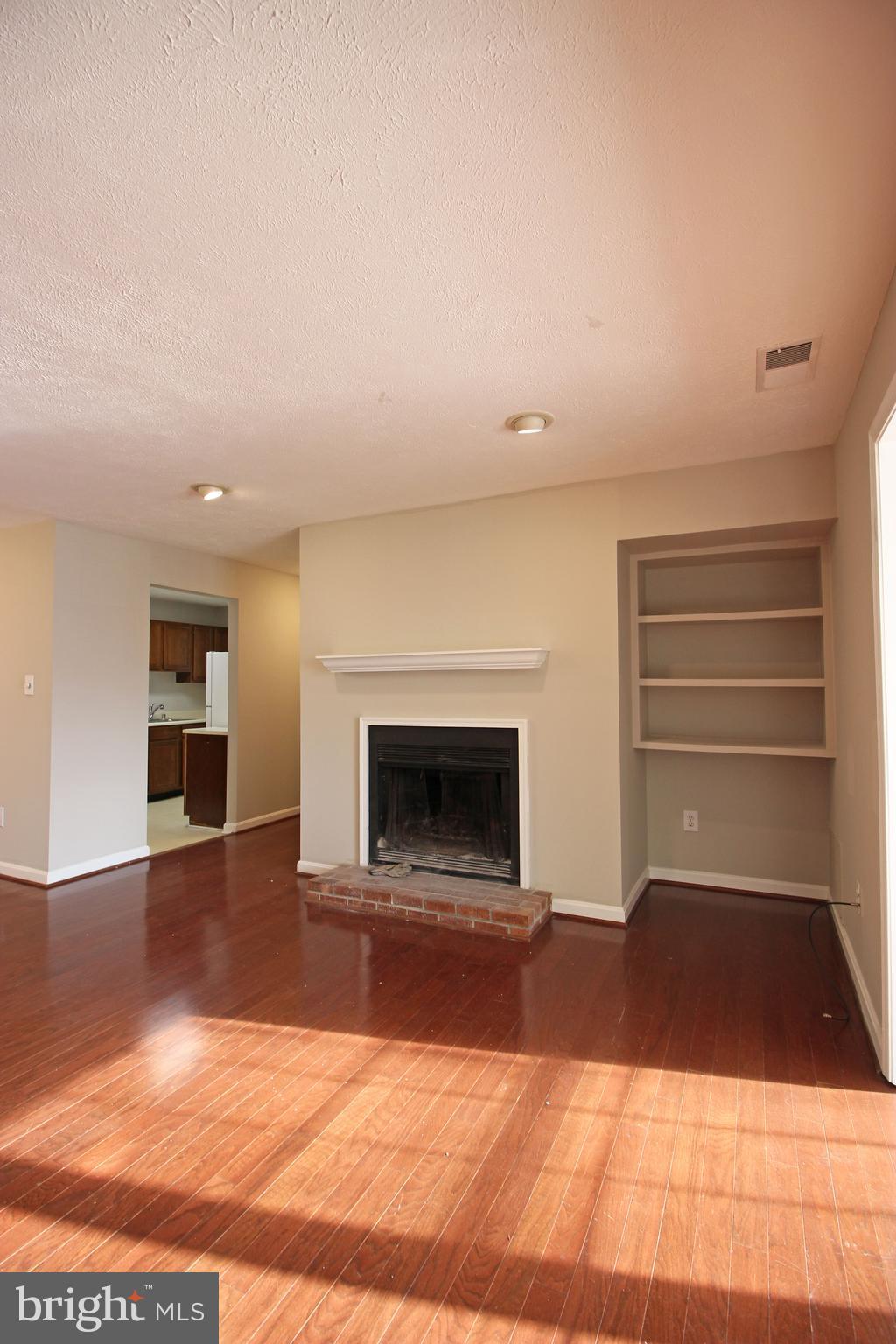 THE OAKTON - Residential Lease