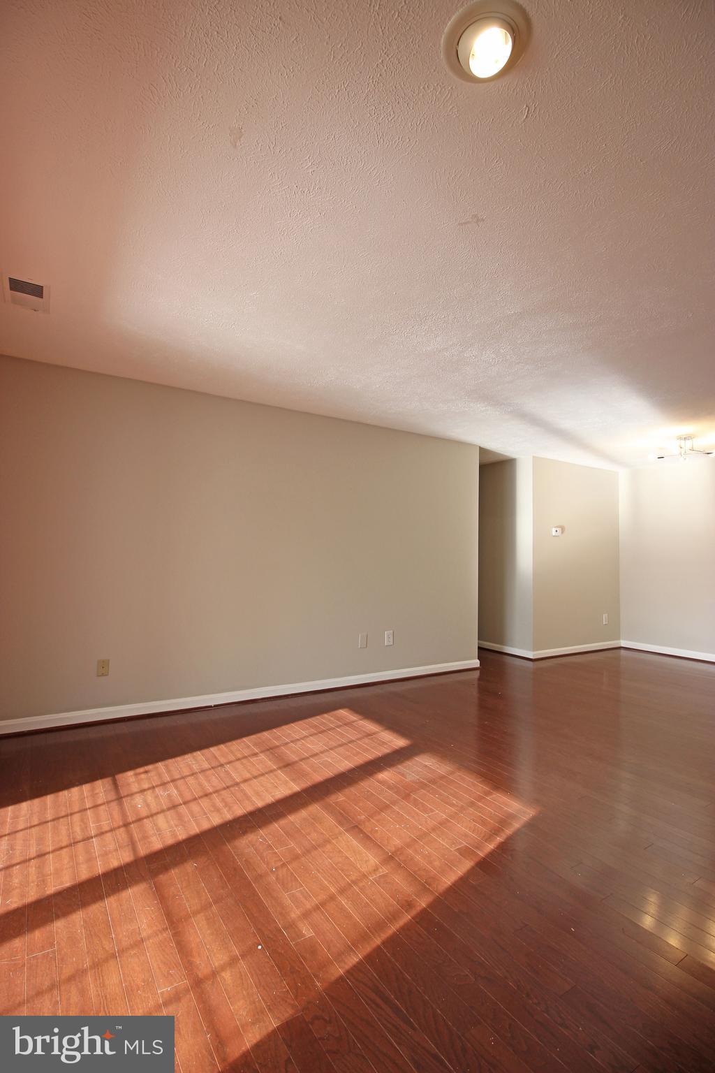 THE OAKTON - Residential Lease