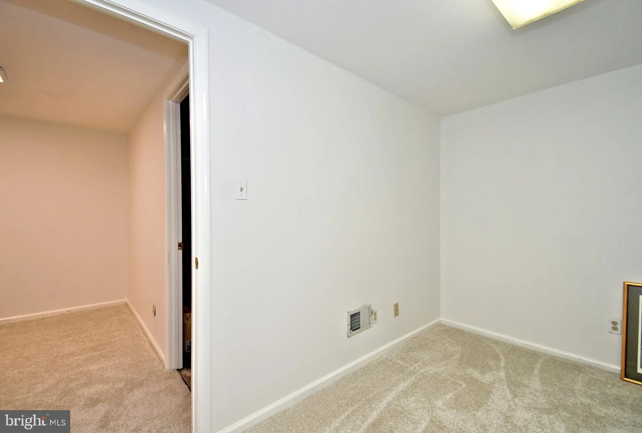 Southampton, Pennsylvania 18966, United States, 3 Bedrooms Bedrooms, ,2 BathroomsBathrooms,Residential,Pending,131427