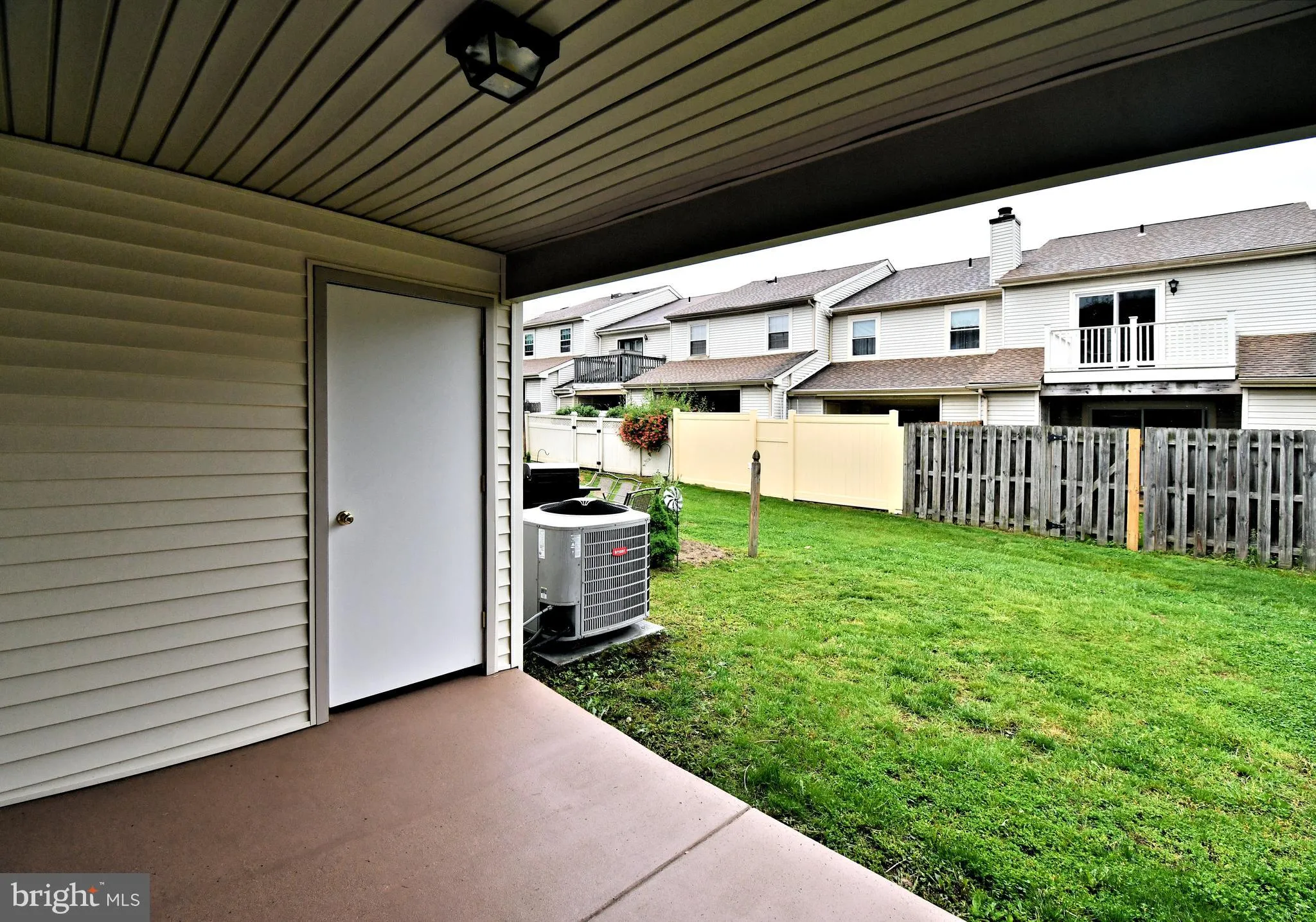 Southampton, Pennsylvania 18966, United States, 3 Bedrooms Bedrooms, ,2 BathroomsBathrooms,Residential,Pending,131427