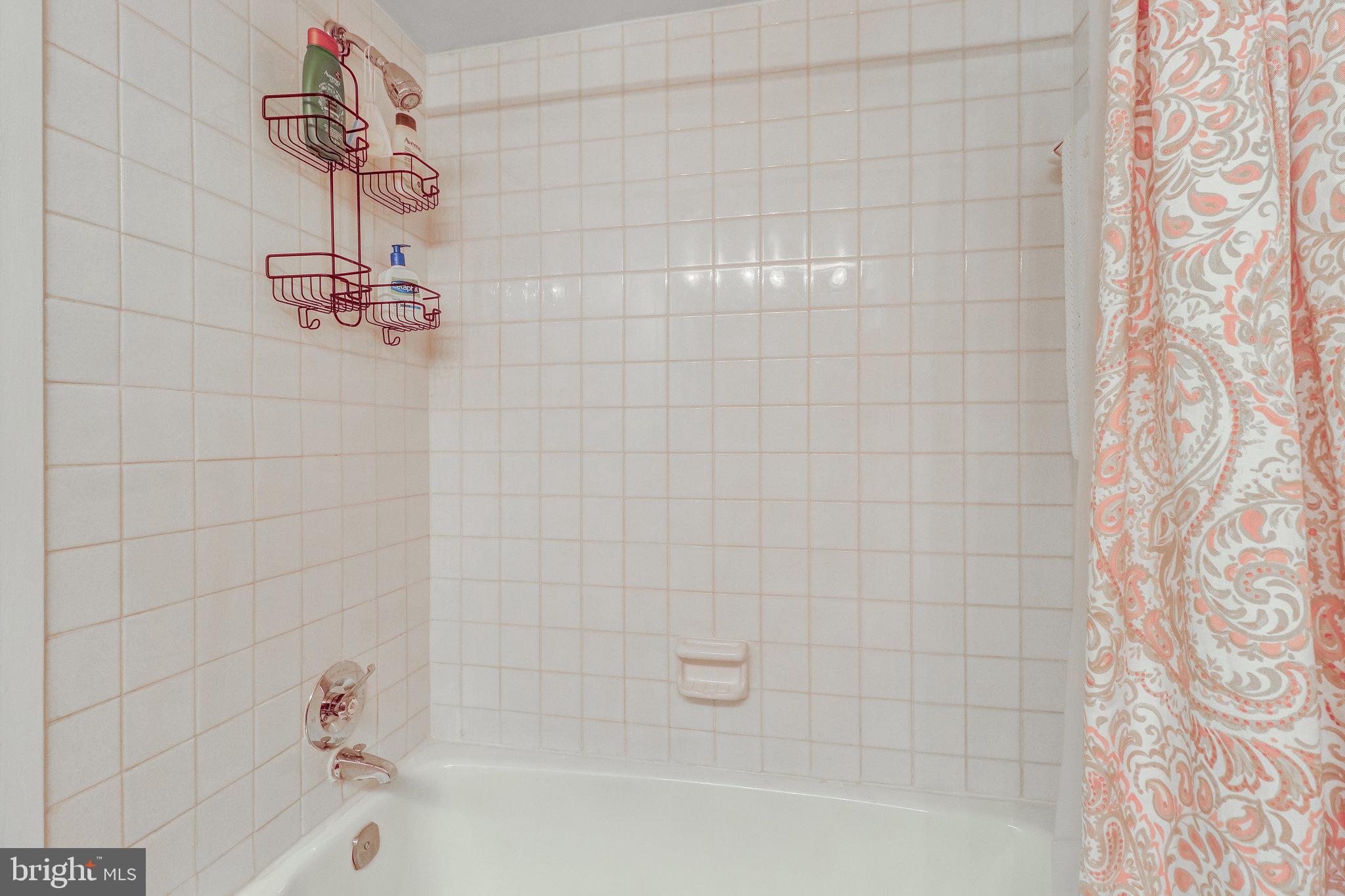 TOWERS IN WESTCHESTER PARK - Residential