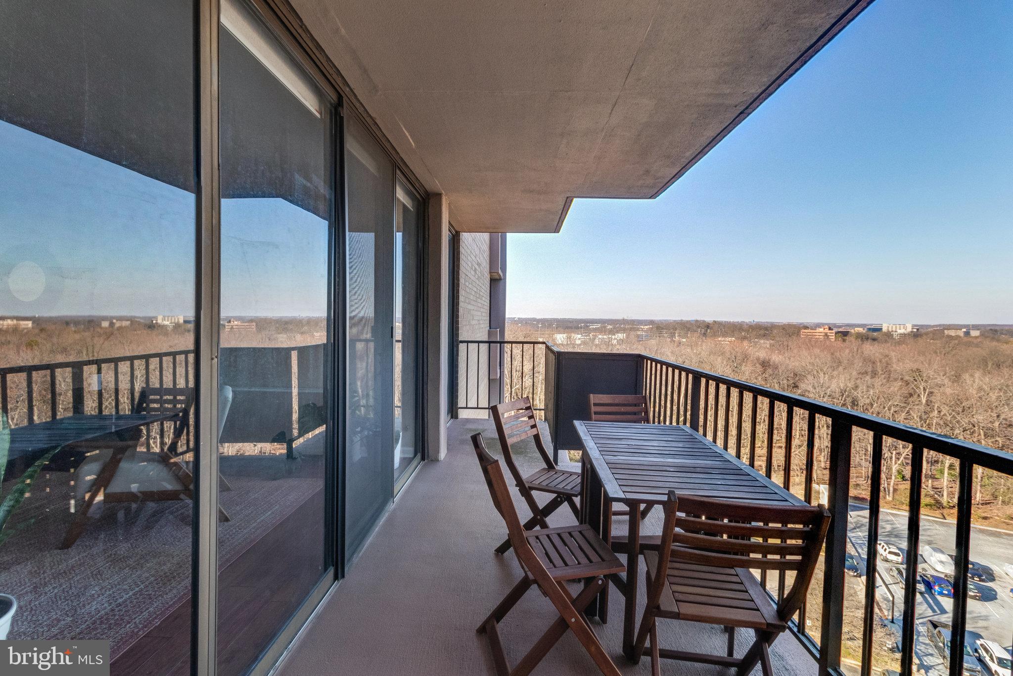 TOWERS IN WESTCHESTER PARK - Residential