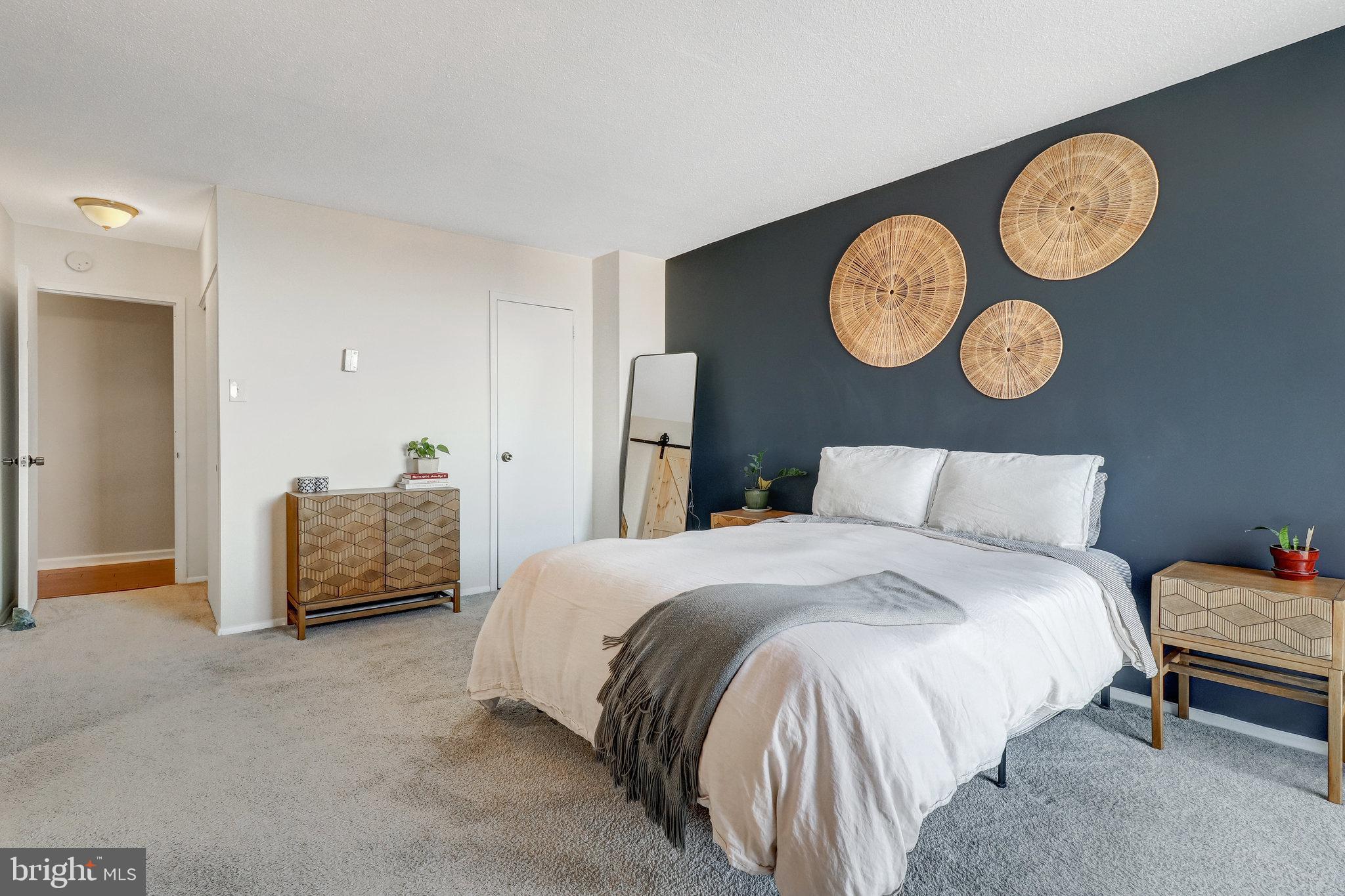 TOWERS IN WESTCHESTER PARK - Residential