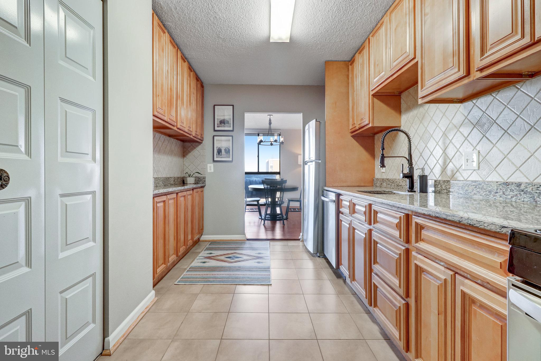 TOWERS IN WESTCHESTER PARK - Residential