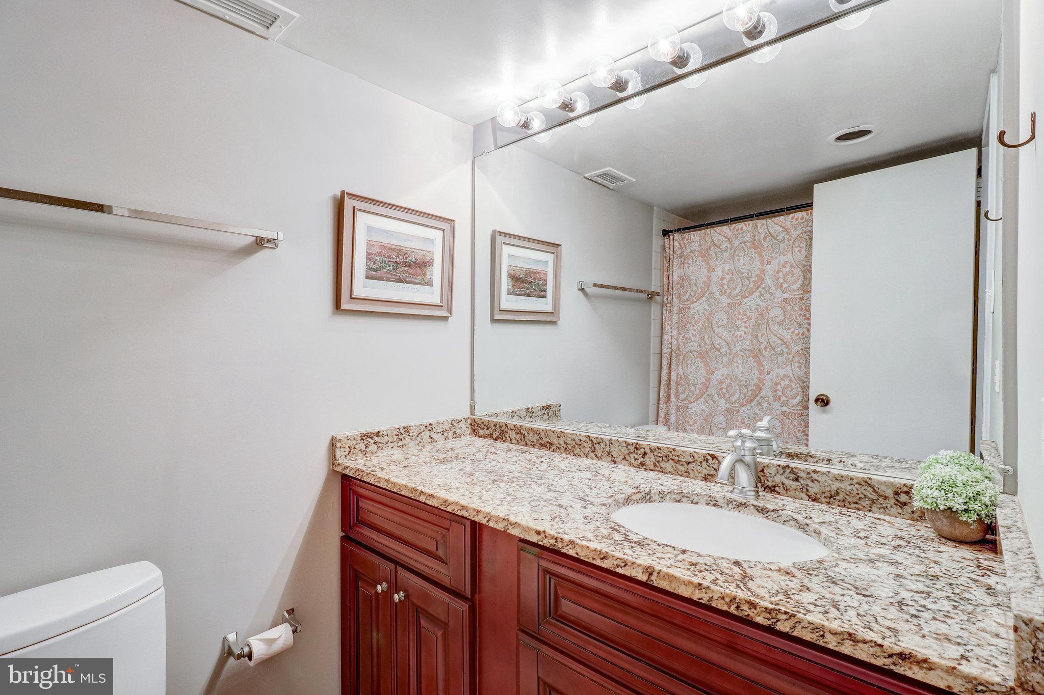 TOWERS IN WESTCHESTER PARK - Residential