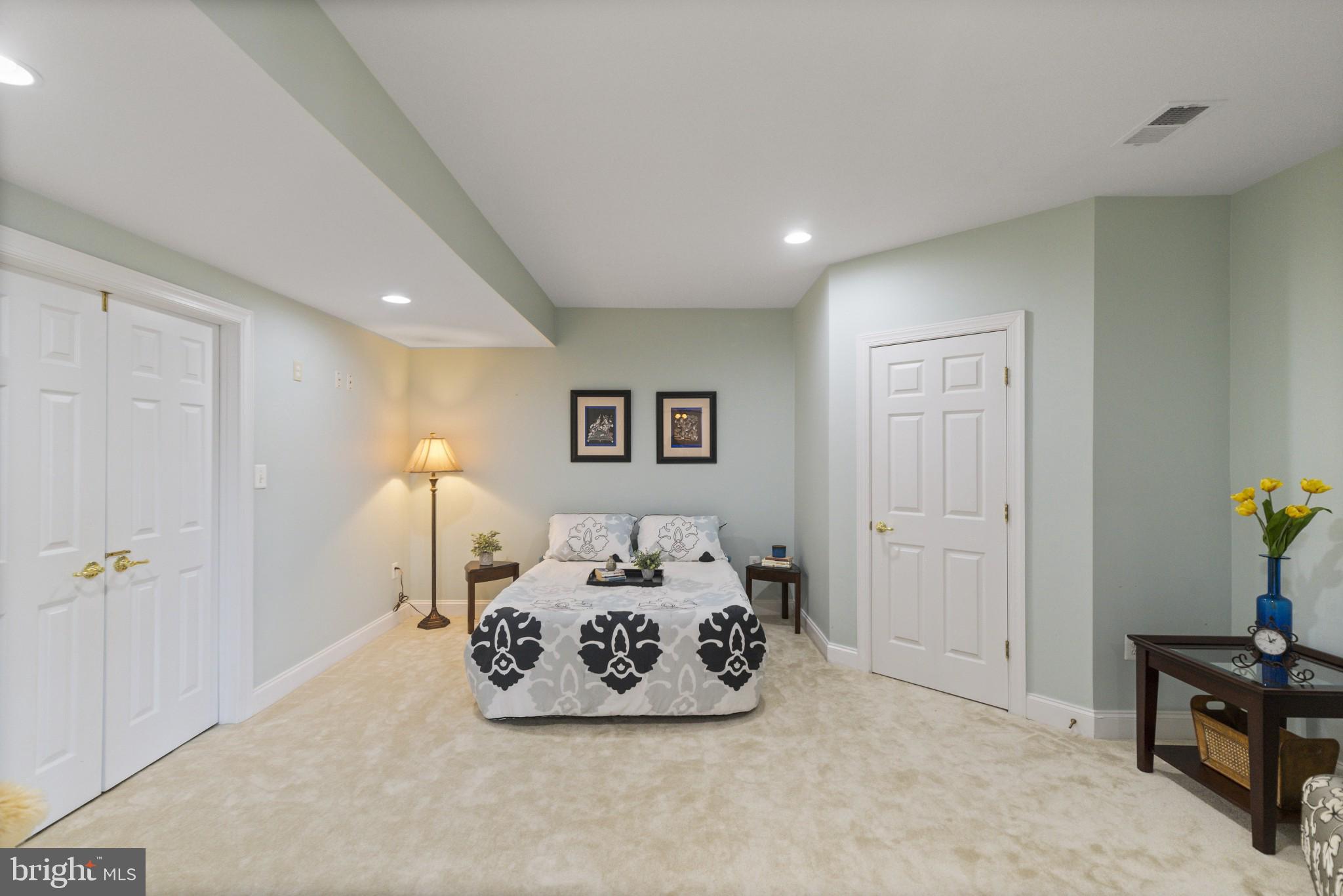 PORT POTOMAC - Residential