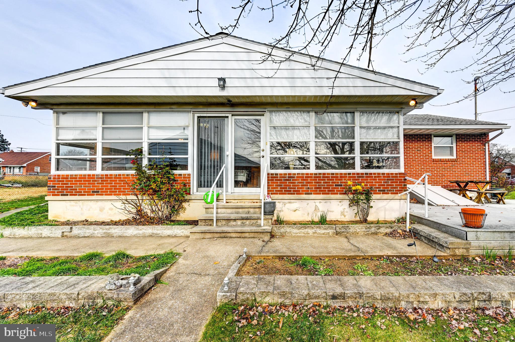 WEST YORK - Residential