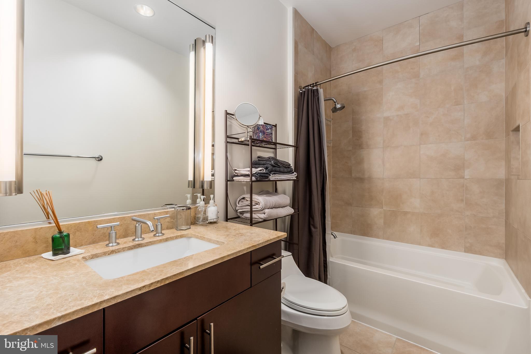 HYATTSVILLE TOWN CENTER - Residential Lease