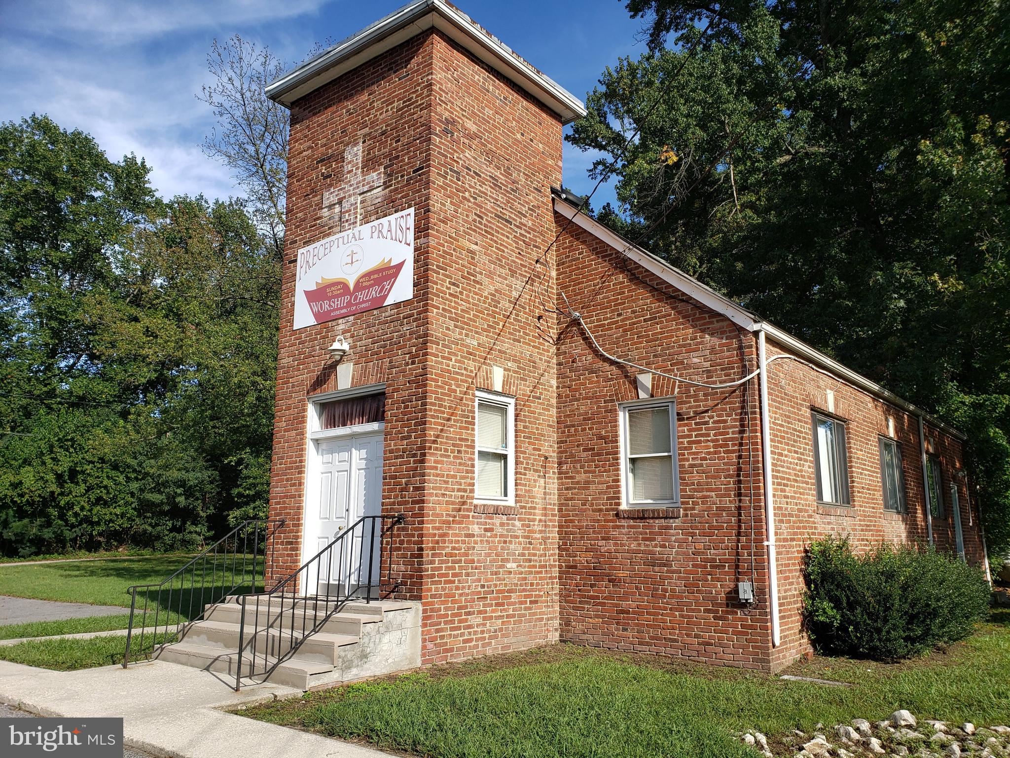 LOUIS L LEE - Commercial Sale