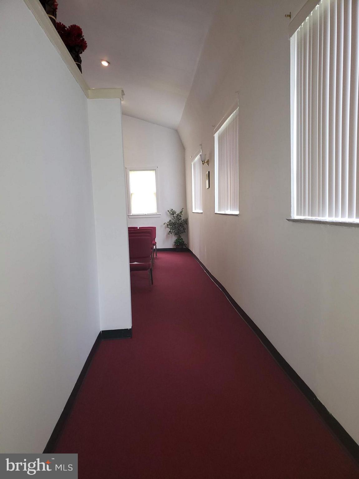 LOUIS L LEE - Commercial Sale