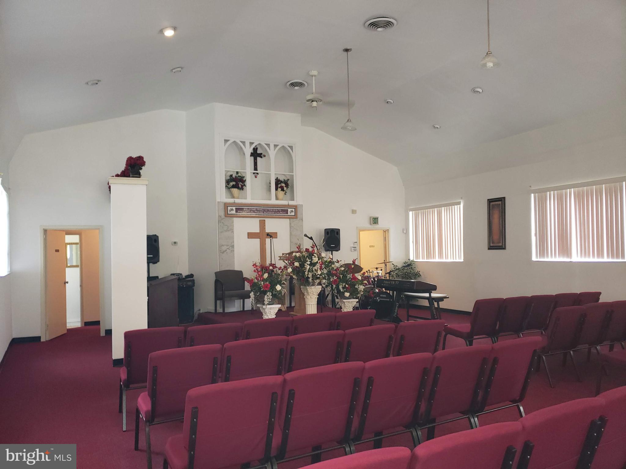 LOUIS L LEE - Commercial Sale