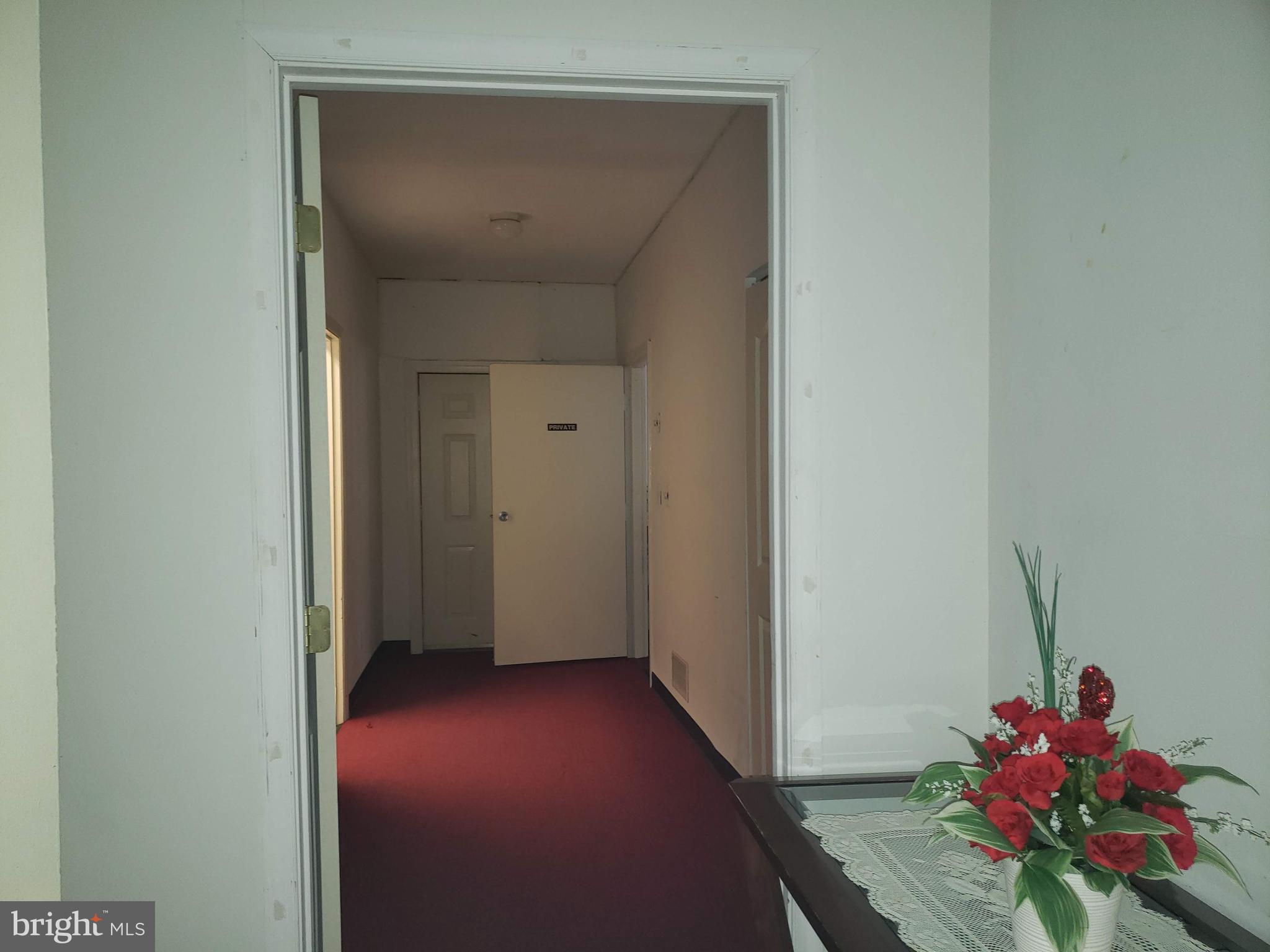 LOUIS L LEE - Commercial Sale