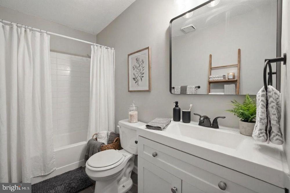 MERRY POINT ESTATES - Residential