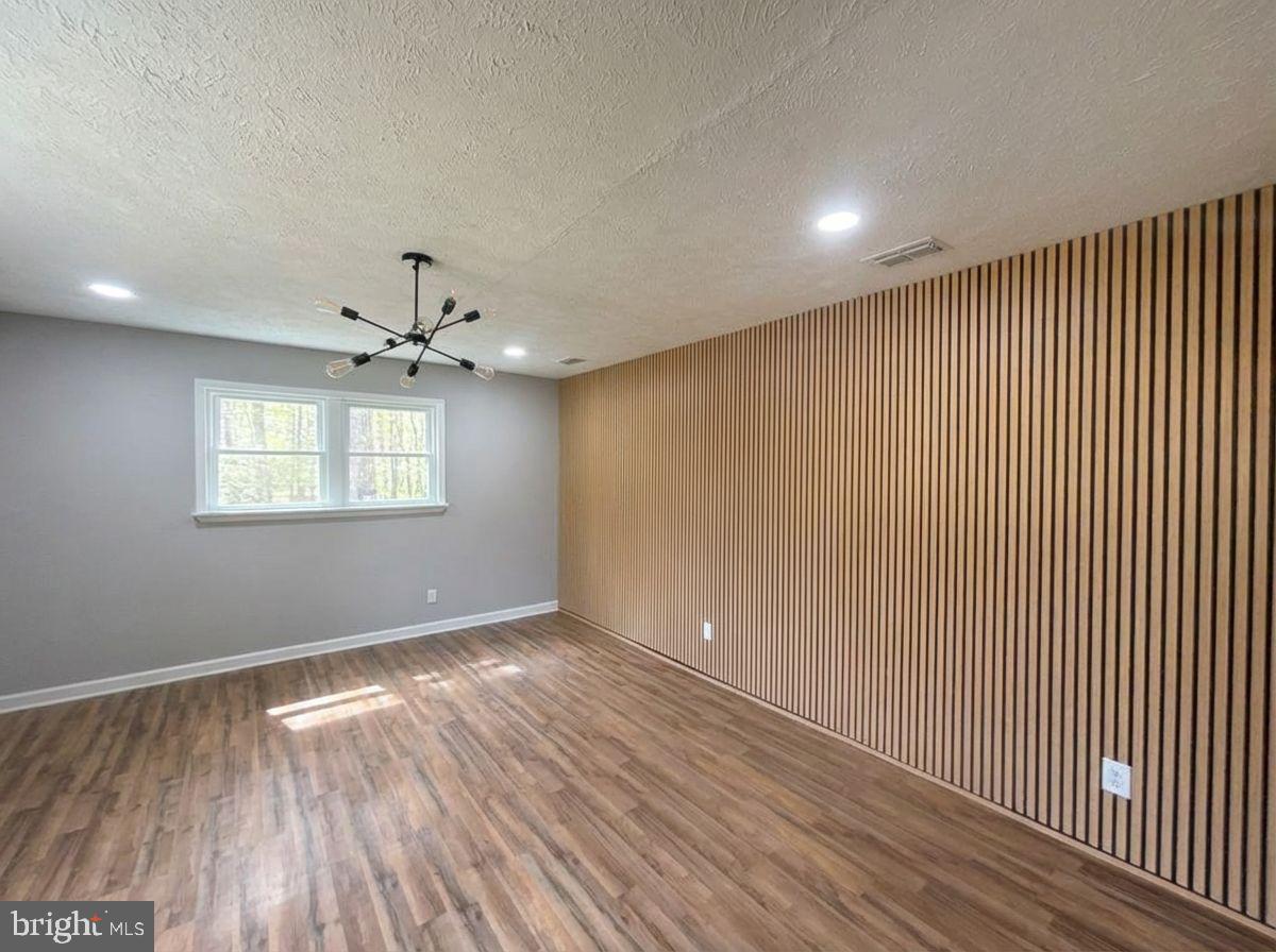 MERRY POINT ESTATES - Residential