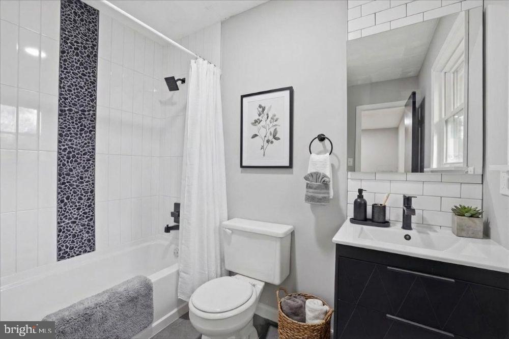 MERRY POINT ESTATES - Residential