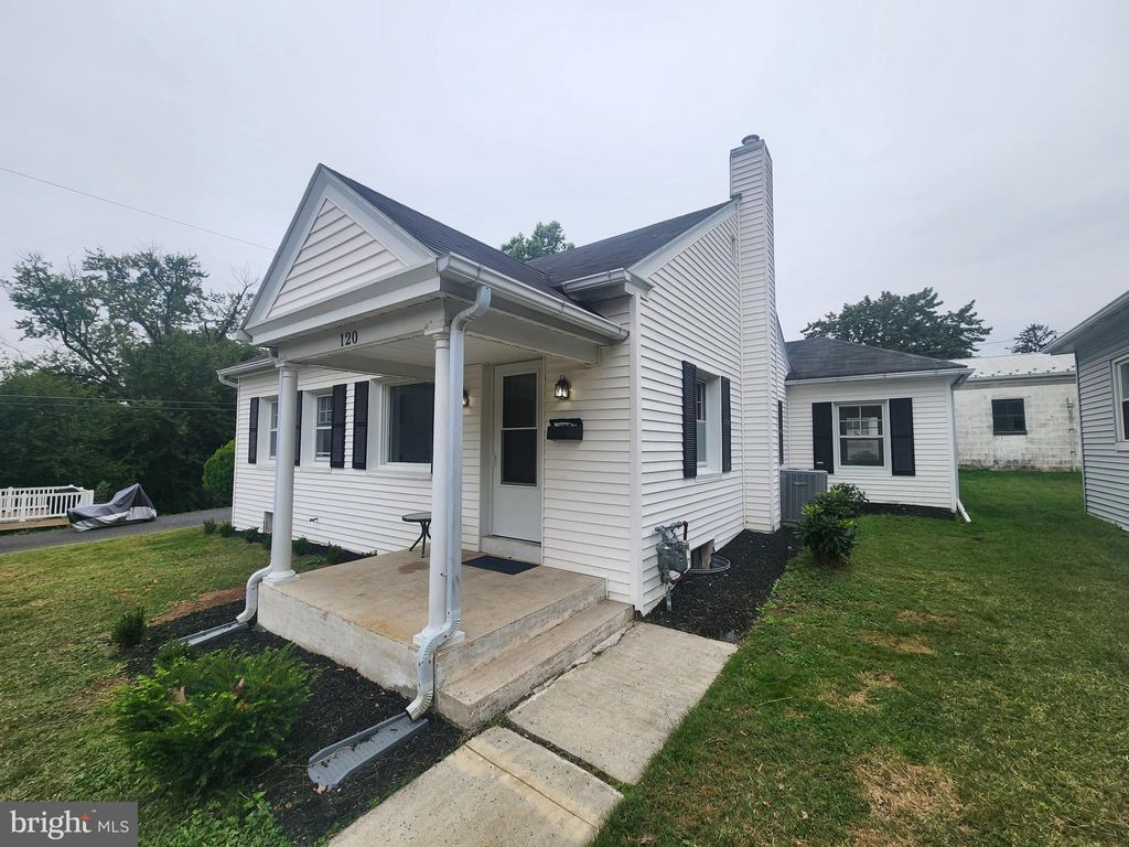 Photo of 120 N Locust Street, ELIZABETHTOWN, PA 17022 (MLS # PALA2077140)
