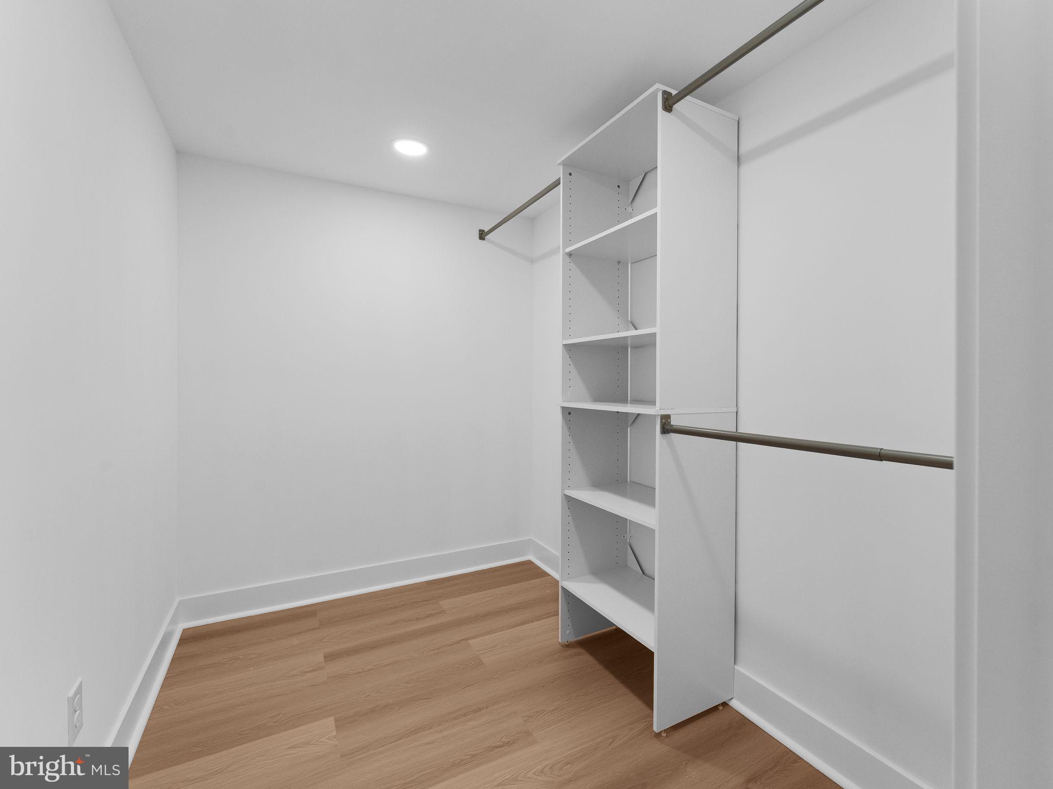 FEASTERVILLE - Residential