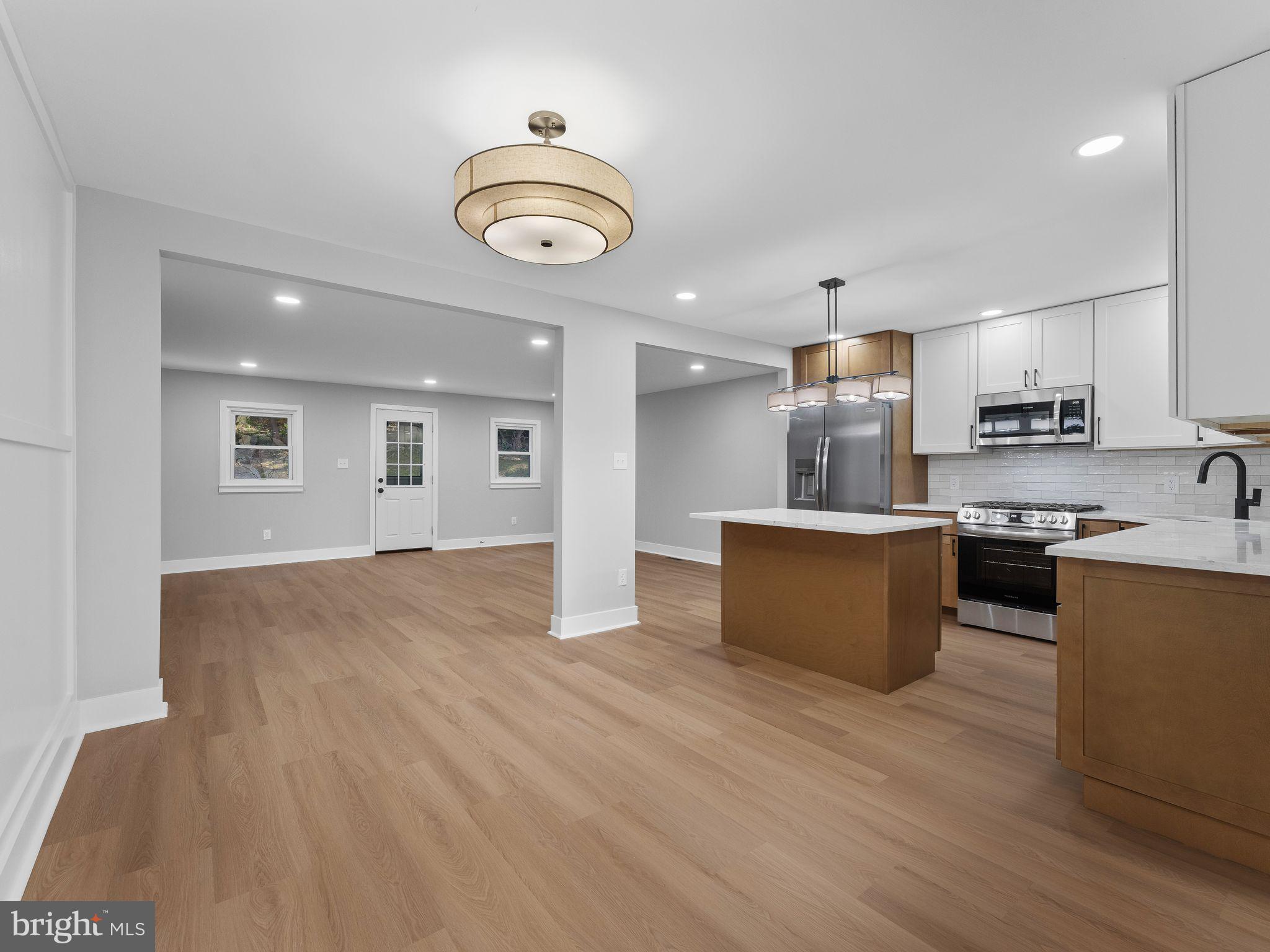 FEASTERVILLE - Residential