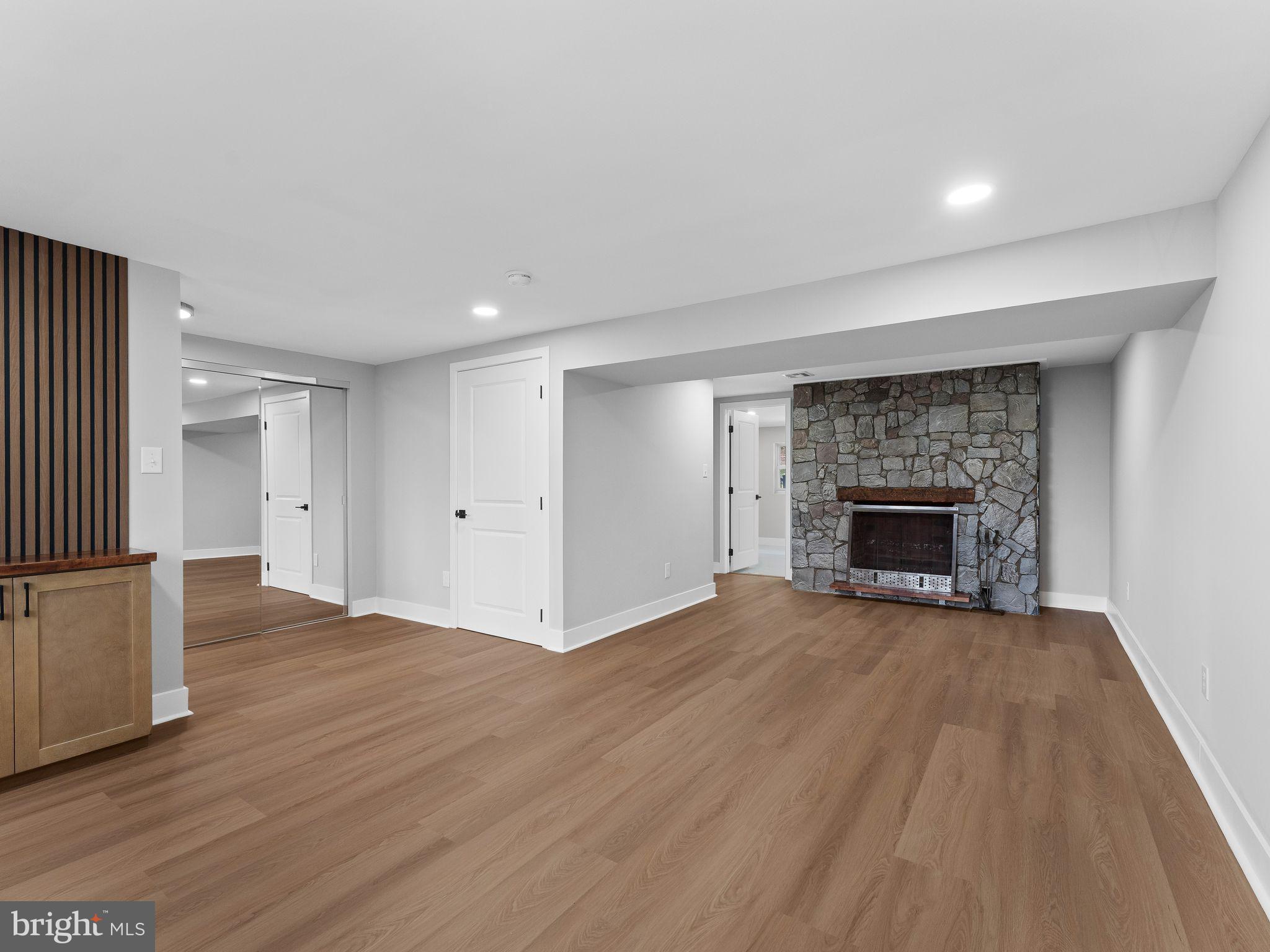 FEASTERVILLE - Residential