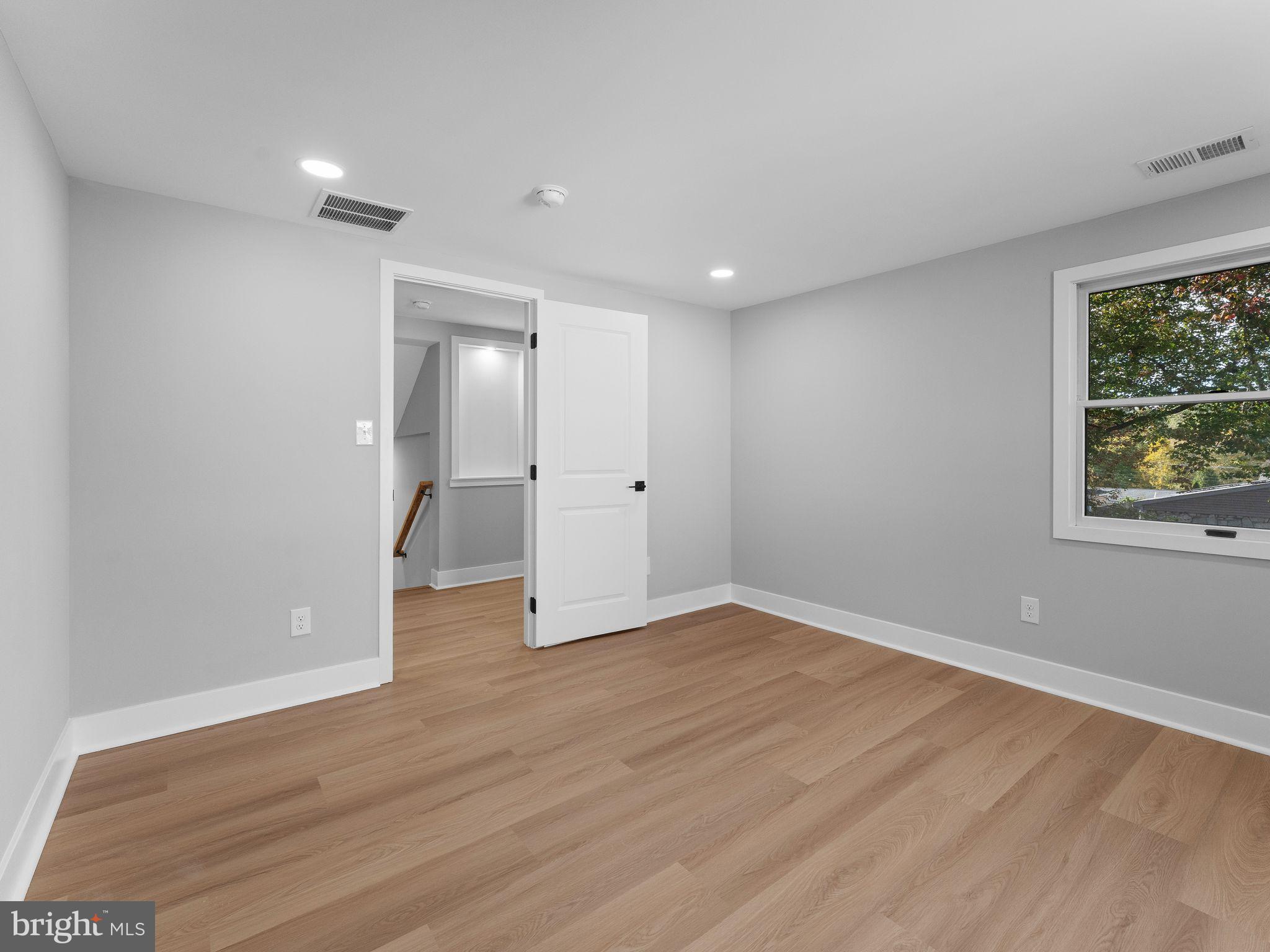 FEASTERVILLE - Residential