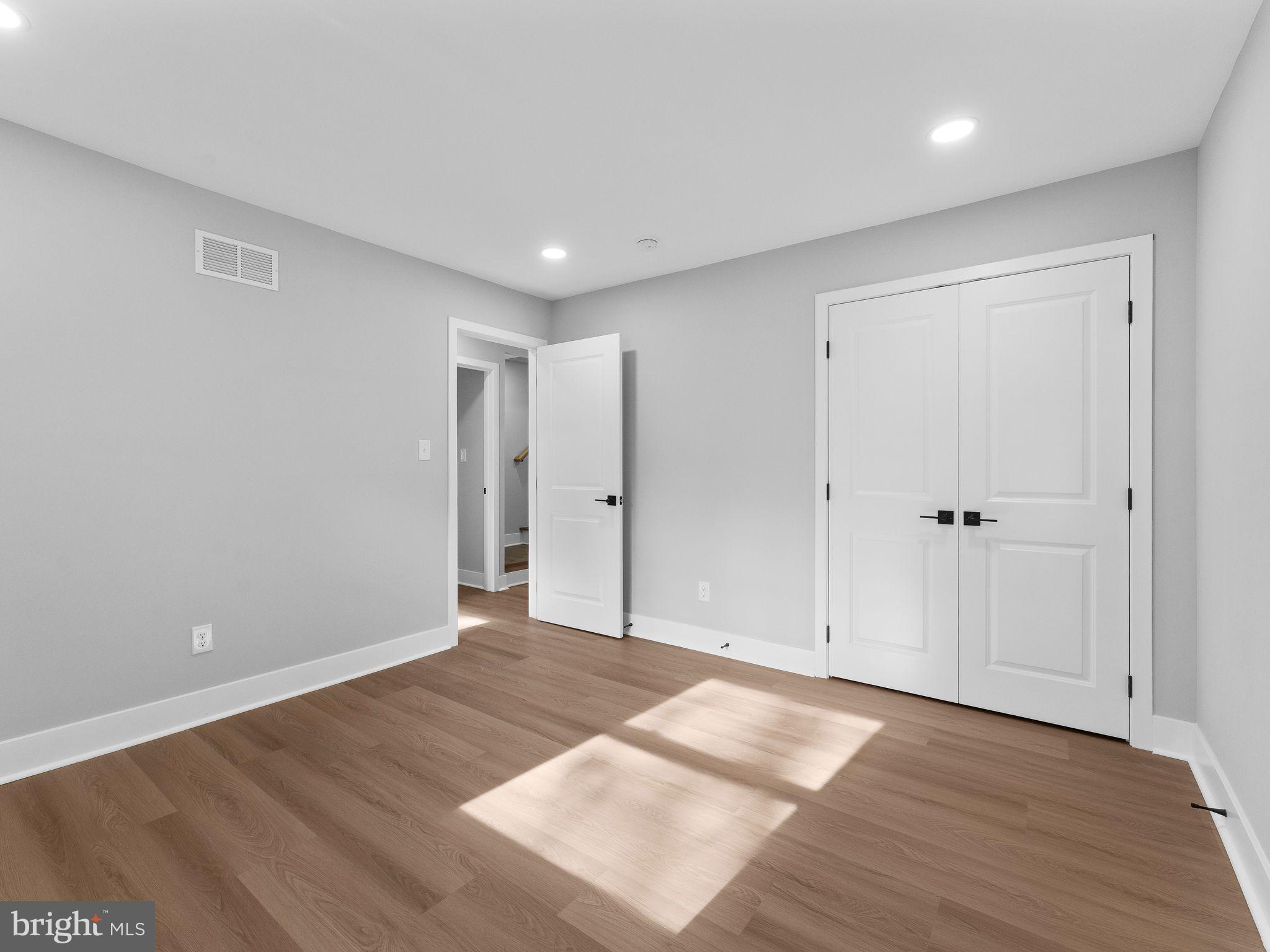 FEASTERVILLE - Residential