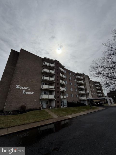 Condo For Sale - 402 Sussex House #402<br/> CHERRY HILL, NJ 08034