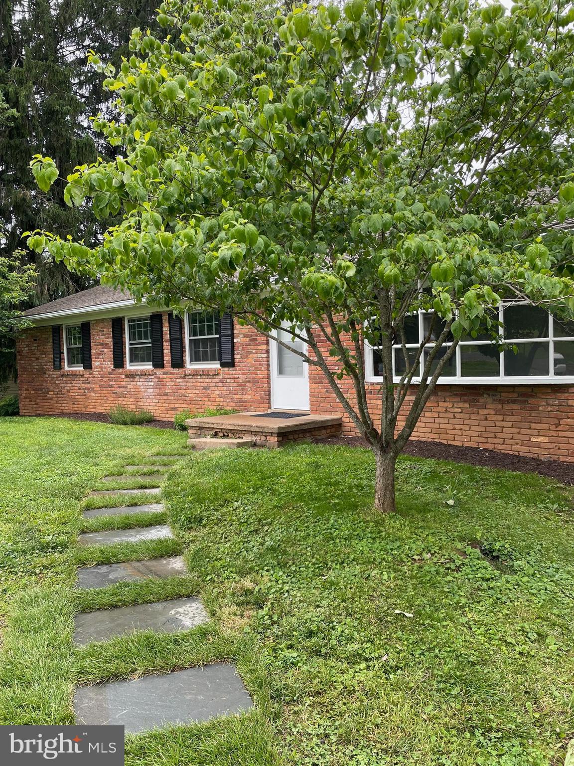 FOXHILLS - Residential