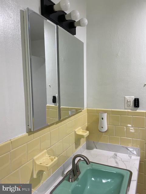 FOXHILLS - Residential