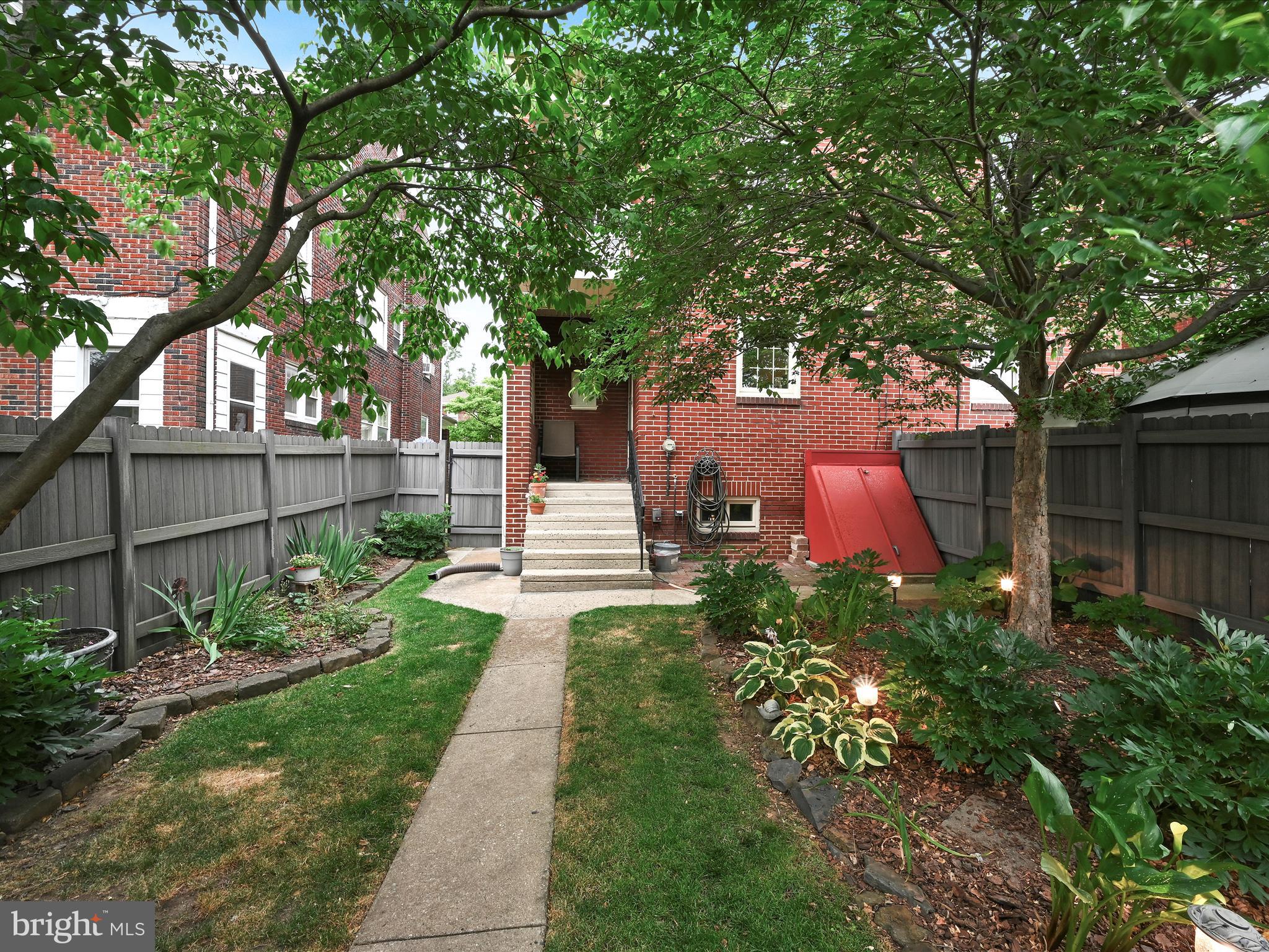 THE AVENUES - Residential