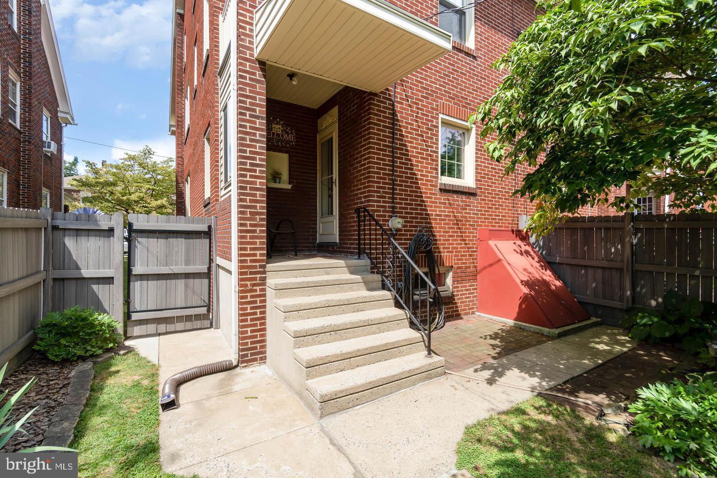 THE AVENUES - Residential