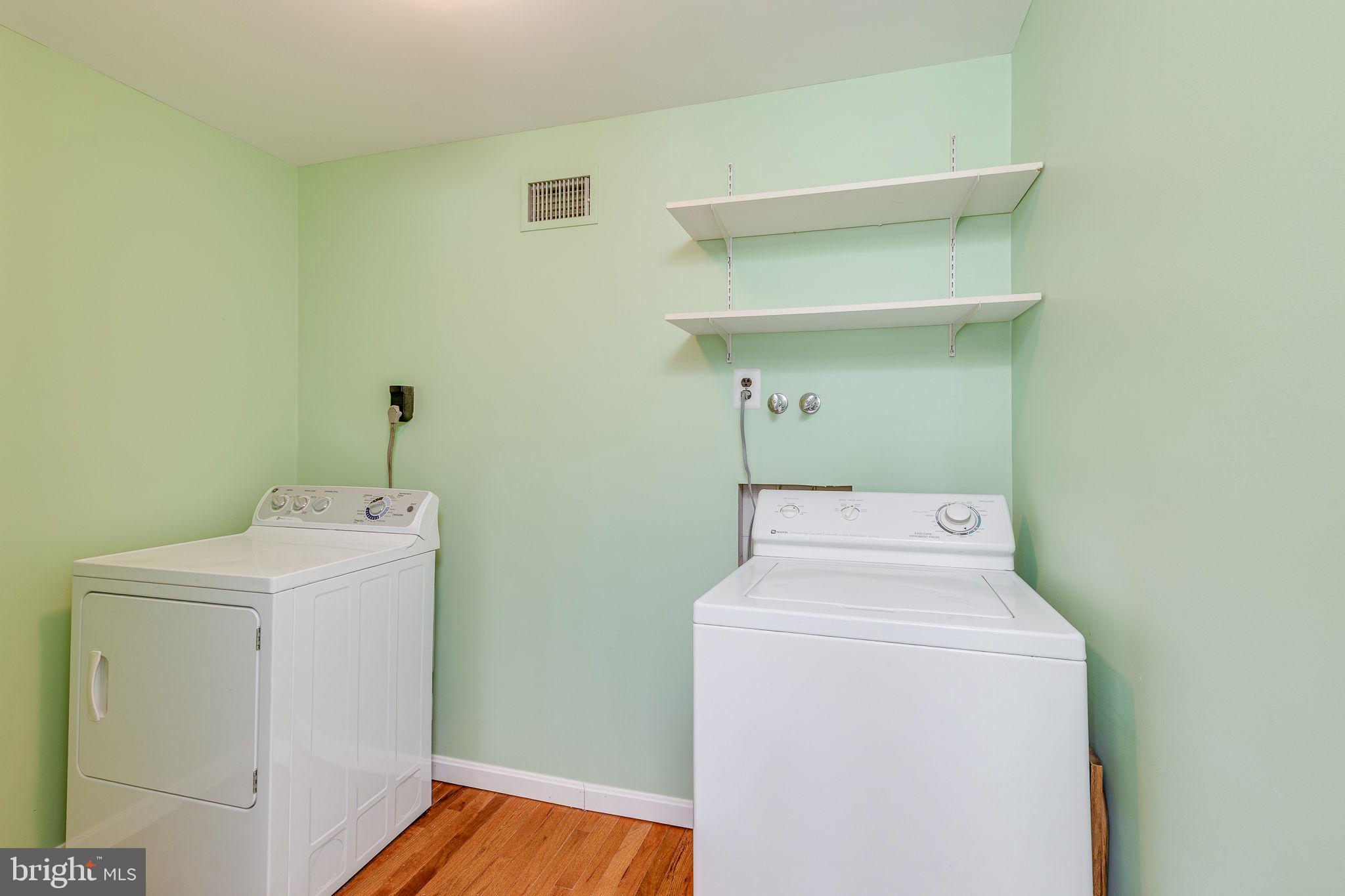 FOX HOLLOW - Residential