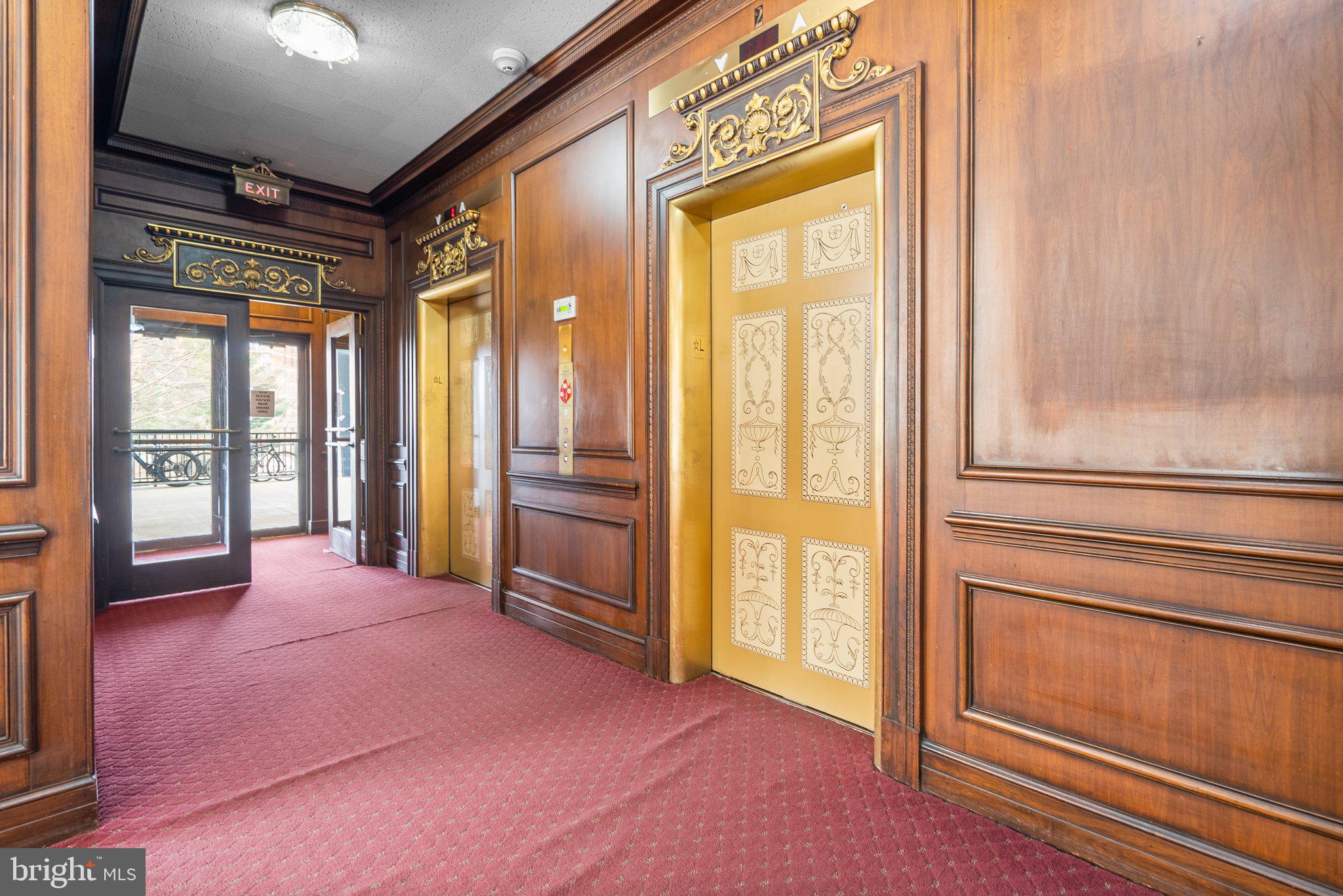 WASHINGTON TOWER - Residential