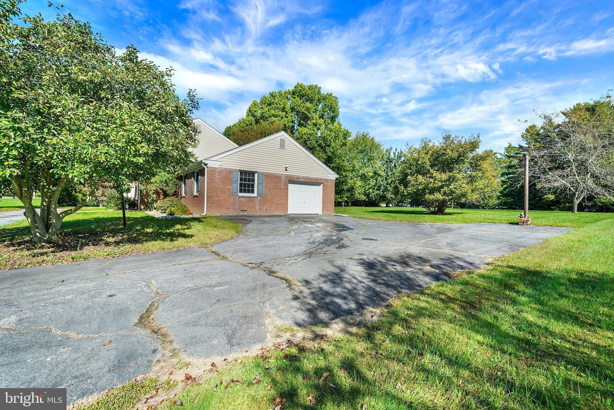 122 CARRIAGE LANE
