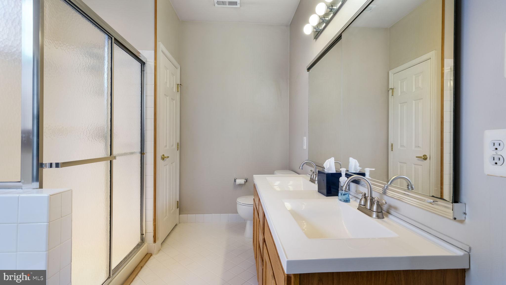 HERITAGE CR ESTS - Residential