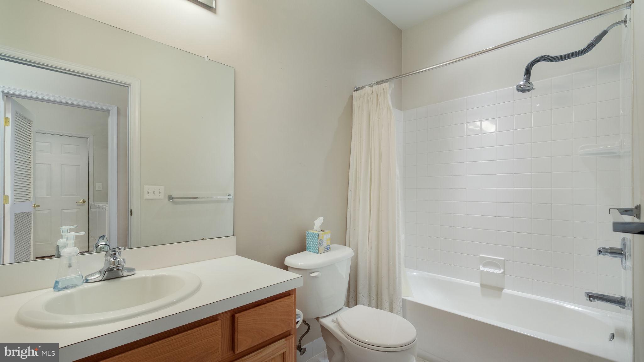 HERITAGE CR ESTS - Residential