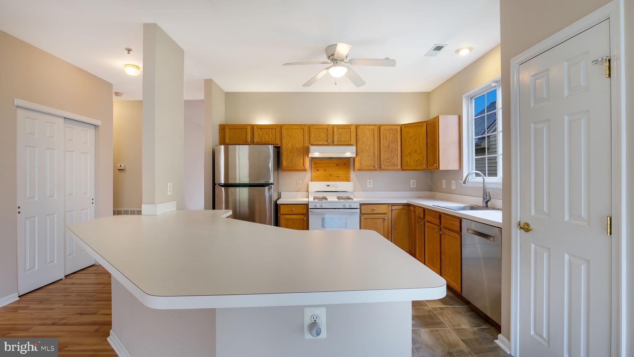 HERITAGE CR ESTS - Residential