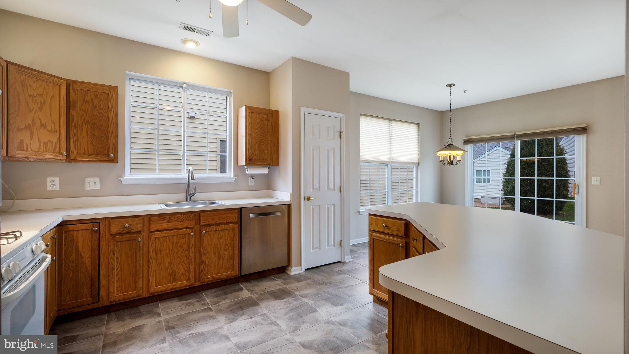 HERITAGE CR ESTS - Residential