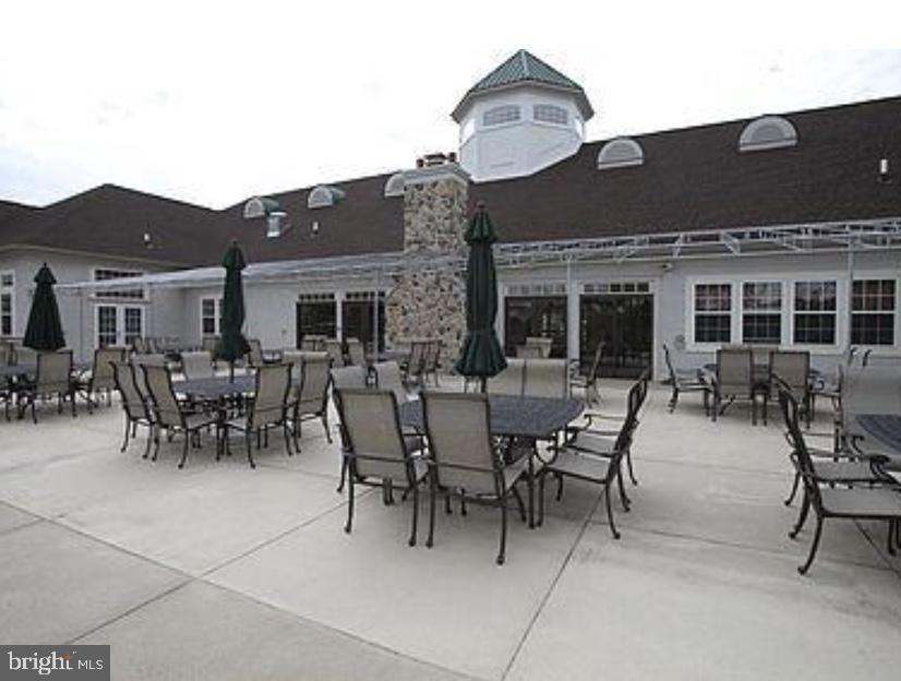 HERITAGE CR ESTS - Residential