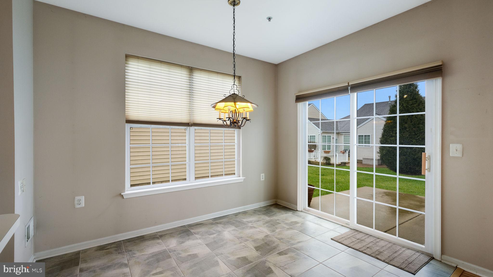 HERITAGE CR ESTS - Residential