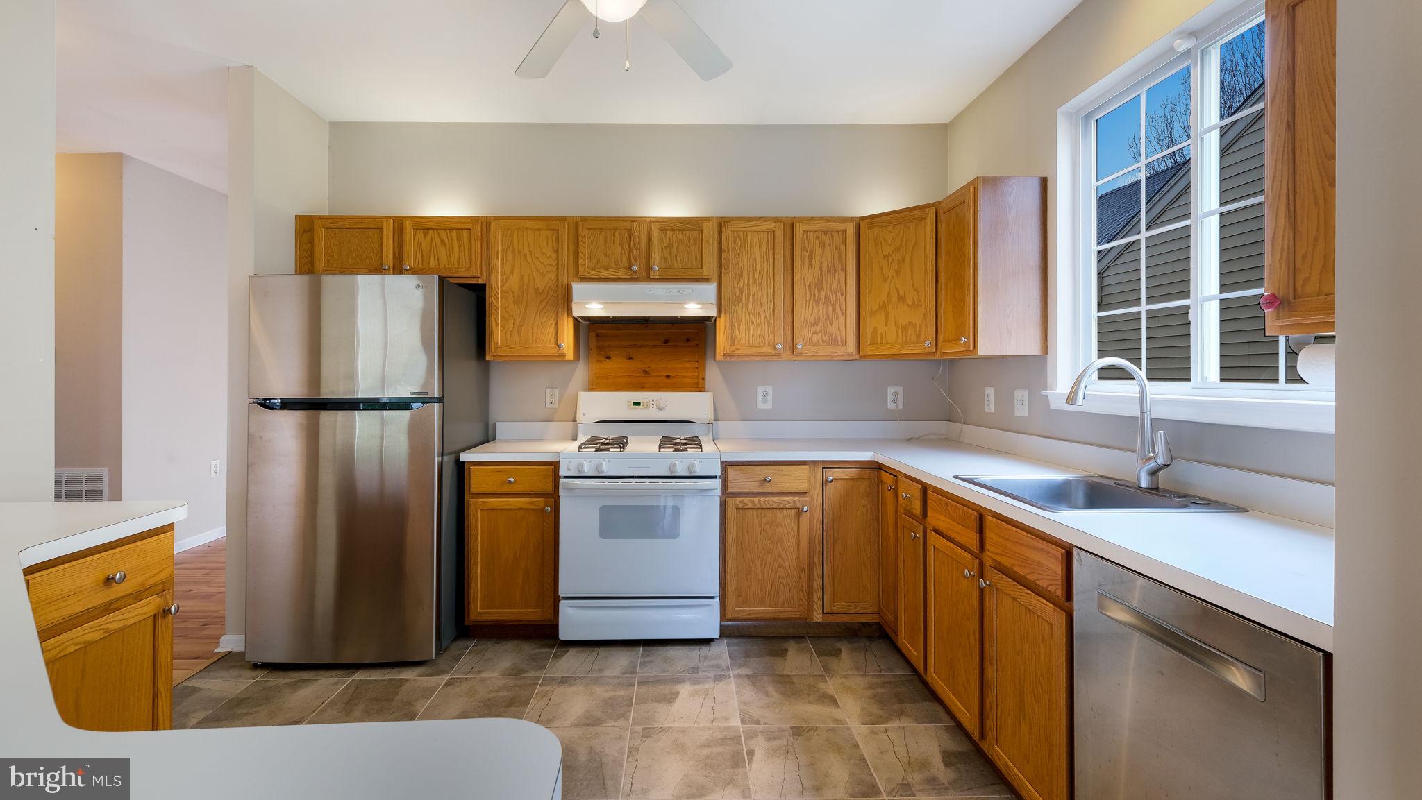 HERITAGE CR ESTS - Residential