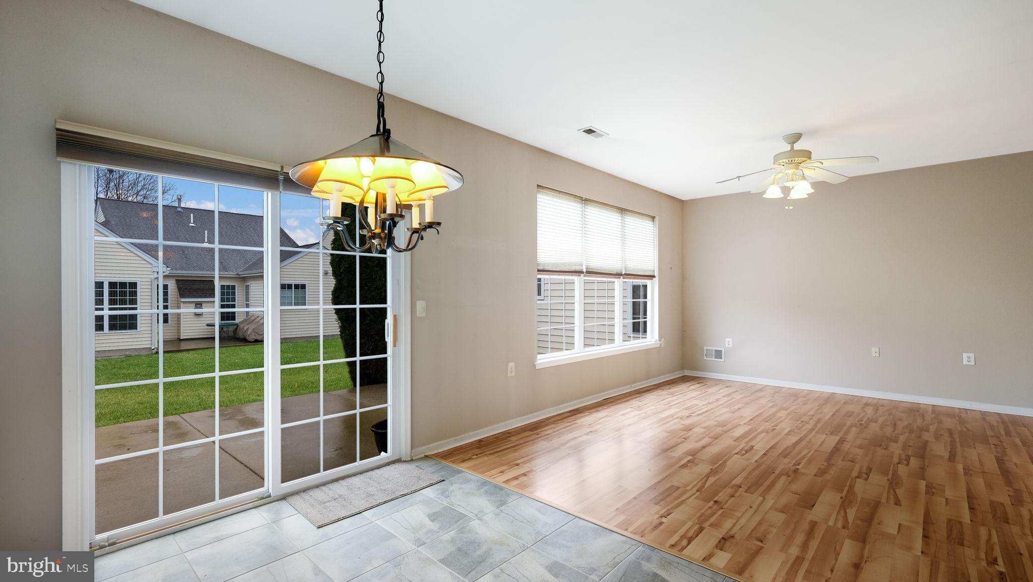 HERITAGE CR ESTS - Residential