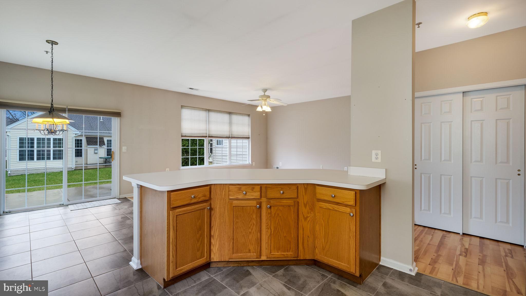 HERITAGE CR ESTS - Residential