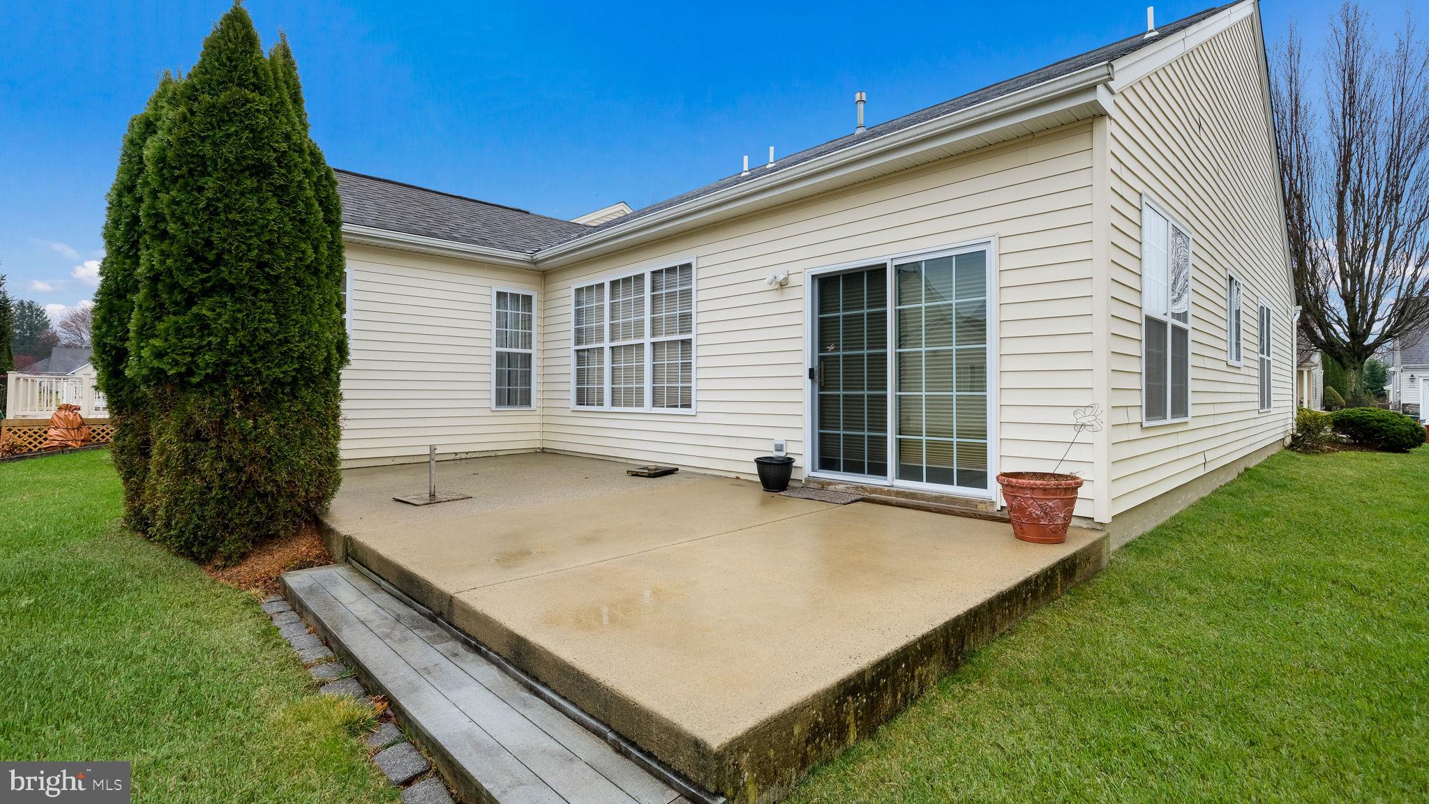 HERITAGE CR ESTS - Residential