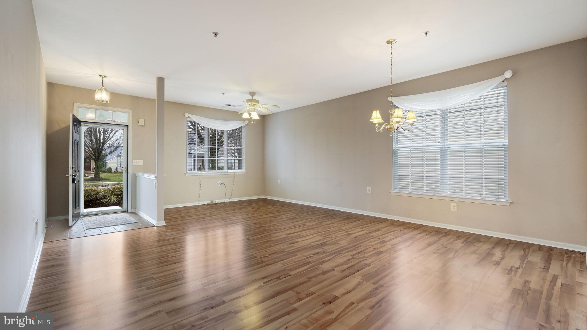 HERITAGE CR ESTS - Residential