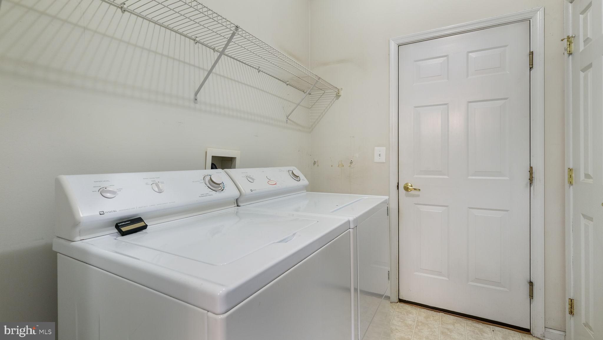 HERITAGE CR ESTS - Residential