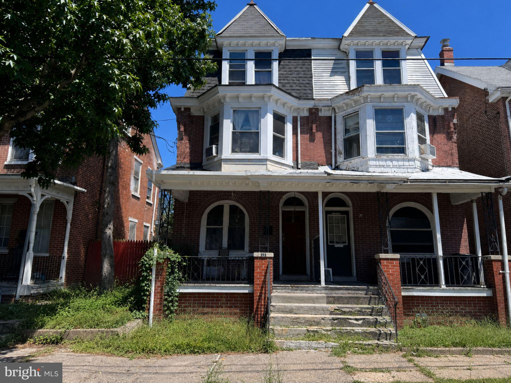 15 E 2ND STREET